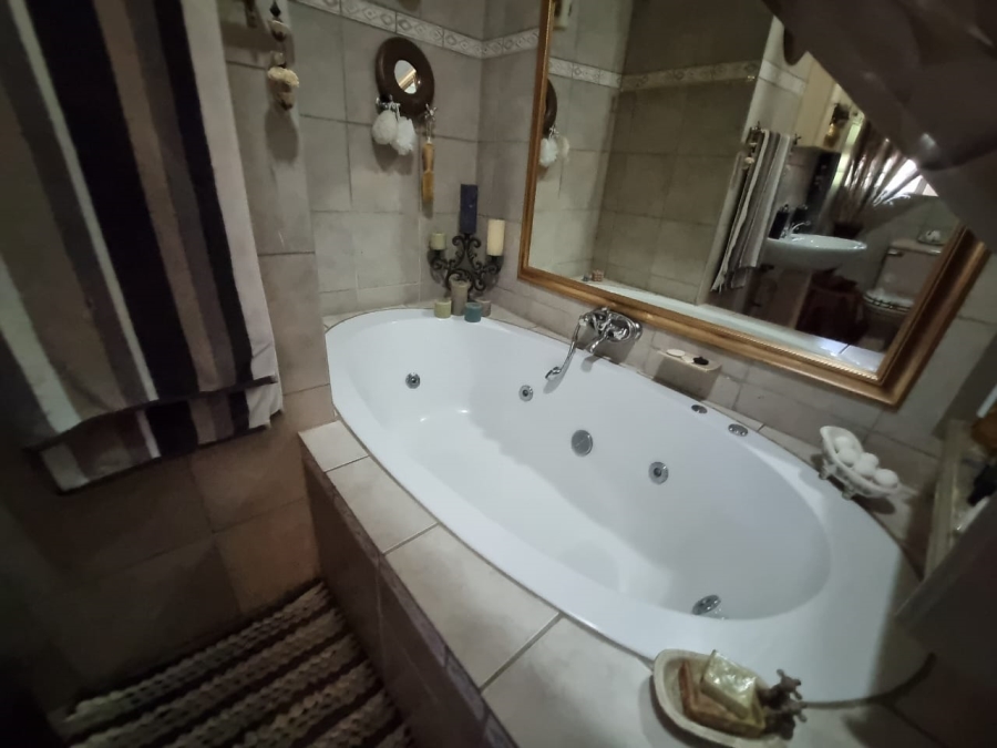 3 Bedroom Property for Sale in Oos Einde North West